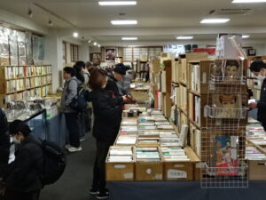 古書会館de古本まつり2日目、大盛況でした。京都スターブックスです。