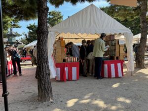 秋の古本まつり初日無事終了　京都スターブックスです。