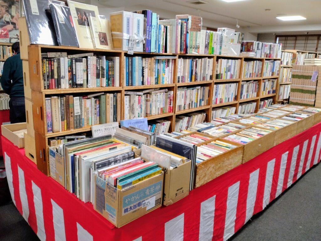 萩書房　陳列準備万端整いました。